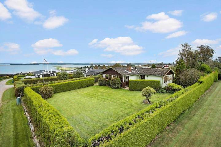 Ferieudlejning for 6 personer, med terrasse i Fåborg