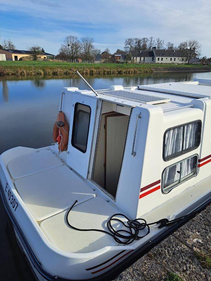Bateau pour 2 personnes, avec vue dans Bazolles - 3