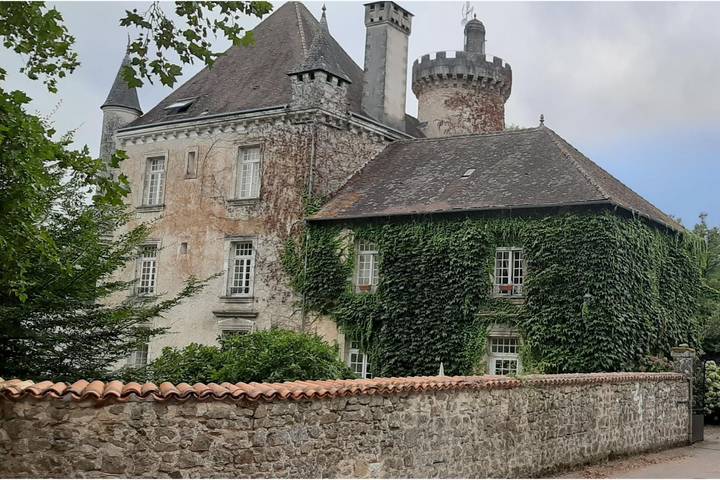 Chalet pour 4 personnes, avec terrasse et vue sur le lac ainsi que piscine et jardin en Dordogne - 2