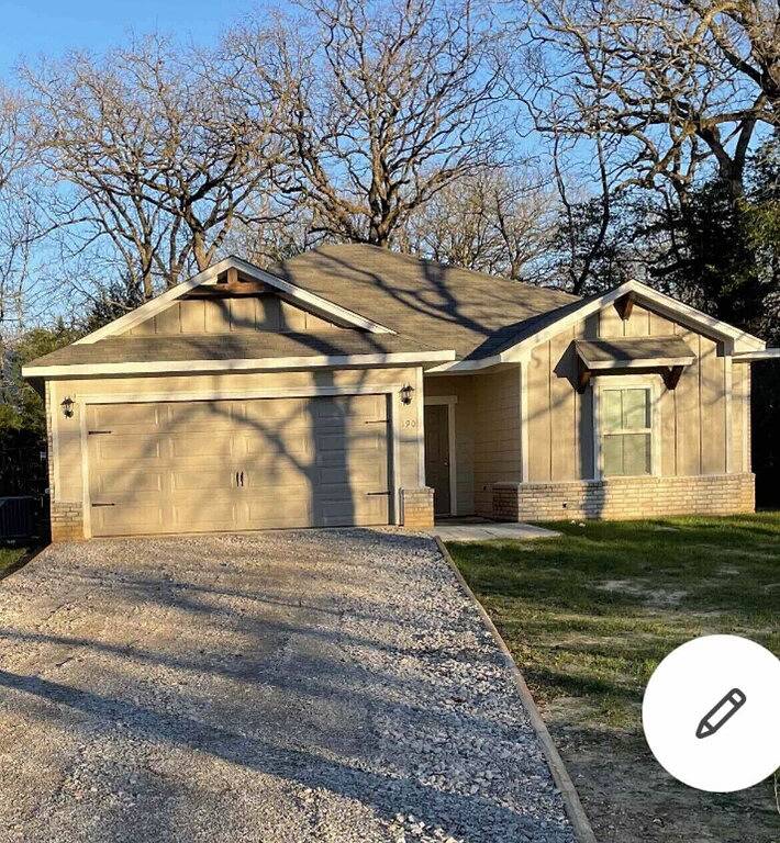 Newly built home . Minutes from Canton ! in Van Zandt County