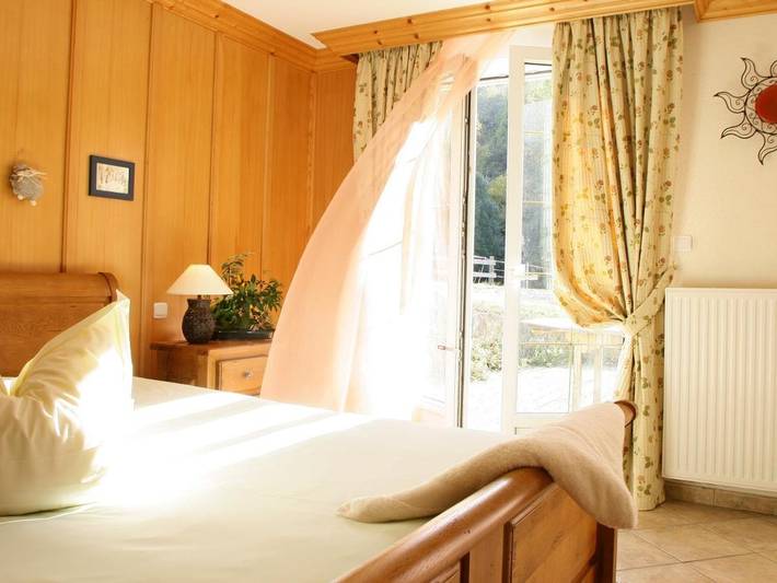 Location de vacances pour 2 personnes, avec vue ainsi que jardin et piscine à Breitenbach - 2