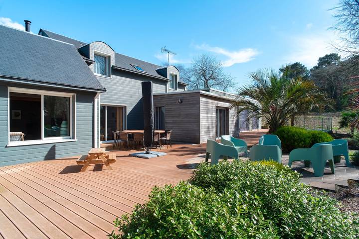 Location de vacances pour 12 personnes, avec Terrasse ainsi que Jardin et Piscine à Plouay - 3