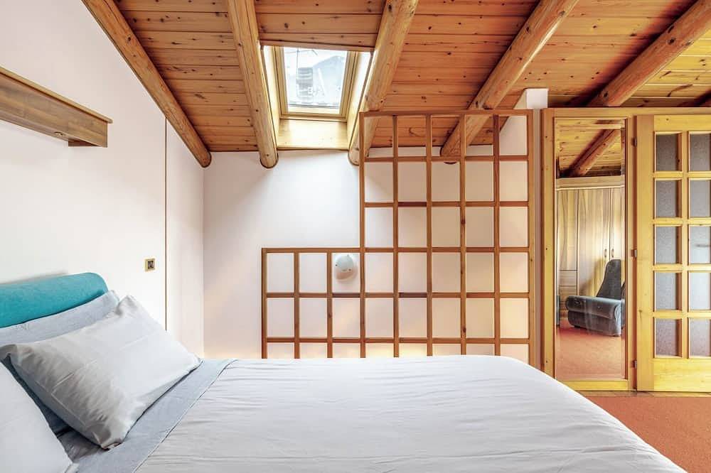House at the Alley [near Lake Garda] in Cavedine, Gardasee-Berge