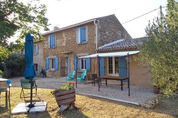 Agriturismo pour 8 personnes, avec jardin à Bouchet