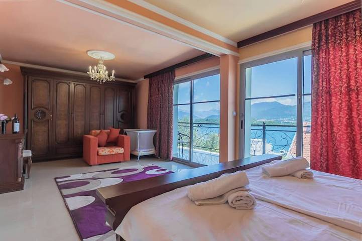 Villa exclusive exceptionnelle avec piscine privée et vue imprenable sur la mer in Bay of Kotor
