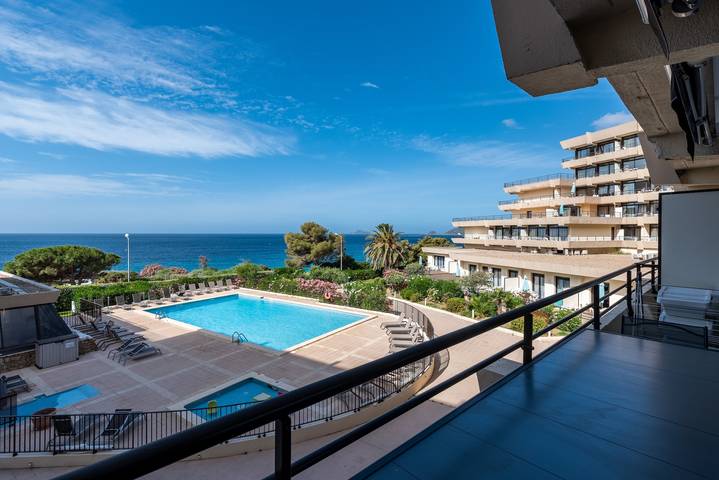 Ferienwohnung für 6 Personen, mit Terrasse und Pool in Ajaccio