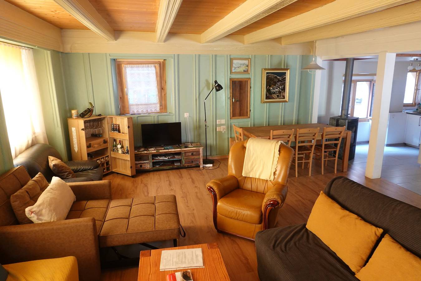 Ganze Wohnung, Historische Wohnung im alten Dorf Naters in Naters, Brig