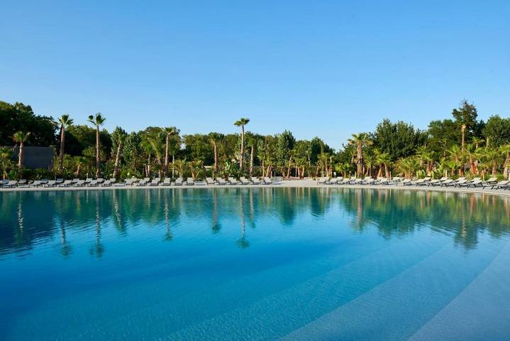 Camping pour 6 personnes, avec Jacuzzi et Terrasse ainsi que Bassin pour enfant et Piscine à Grimaud - 4