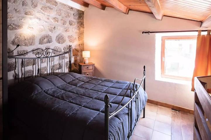 Location de vacances pour 2 personnes, avec terrasse à Chastanier - 2
