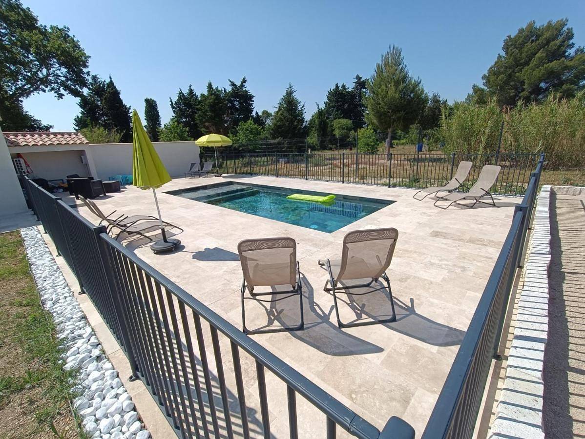 Appartement entier, Studio in Pujaut, Région de Nîmes