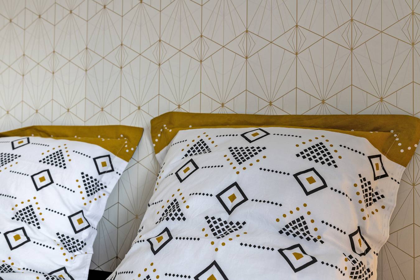 Holiday Home 'À La Maison De Goulannou' with Terrace, Garden & Wi-Fi in Tréflez, Côte des Légendes