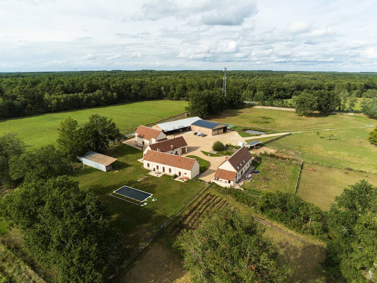 Gîtes 26 personnes, à la ferme, avec piscine privée, en Sologne in Pruniers-en-Sologne, Sologne