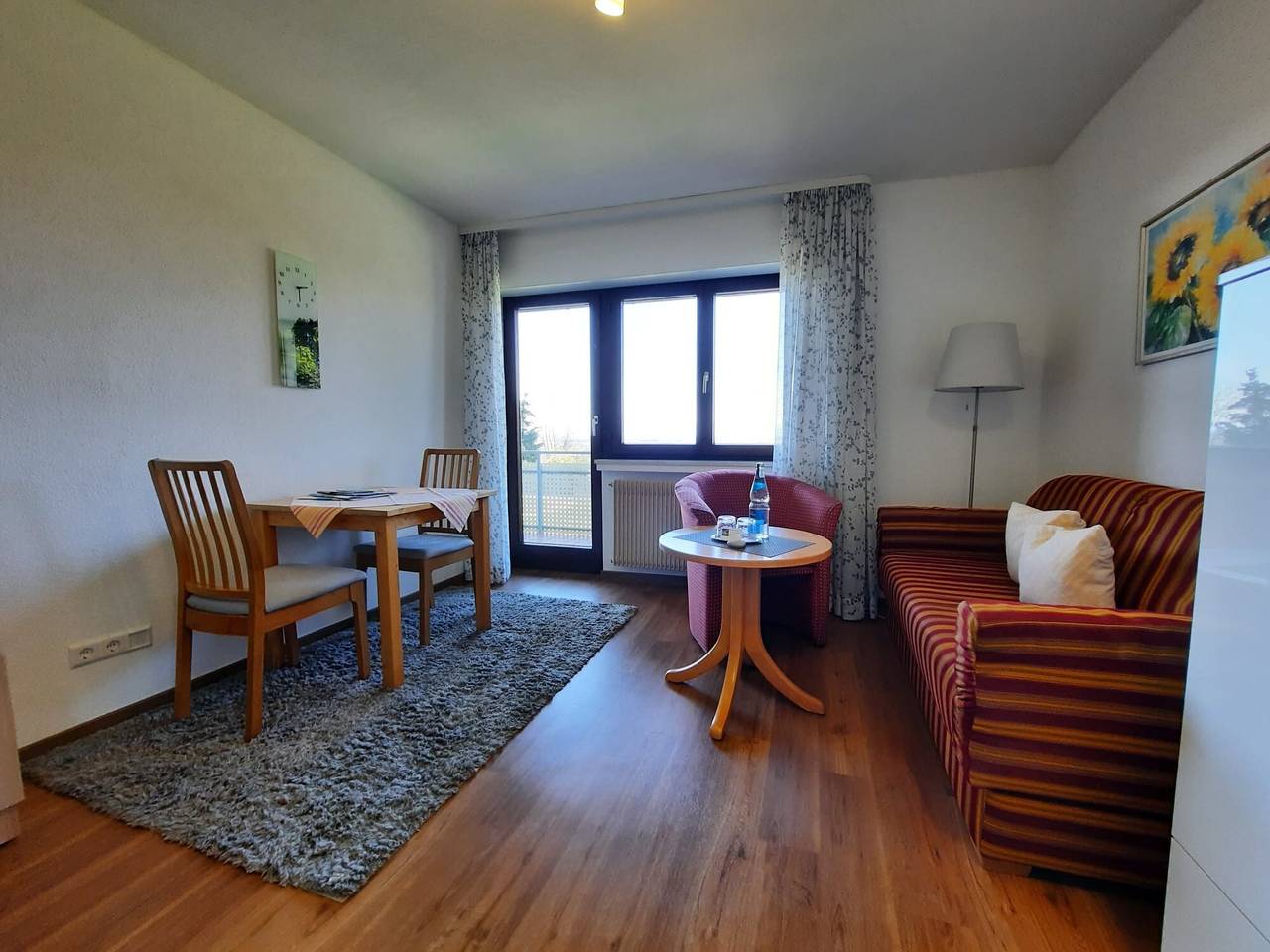 Ολόκληρο το διαμέρισμα, Apartment '1' with Shared Terrace, Shared Garden and Wi-Fi in Bad Bellingen, Southern Black Forest