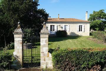 Gîte pour 7 personnes, avec jardin, animaux acceptés à Bégadan