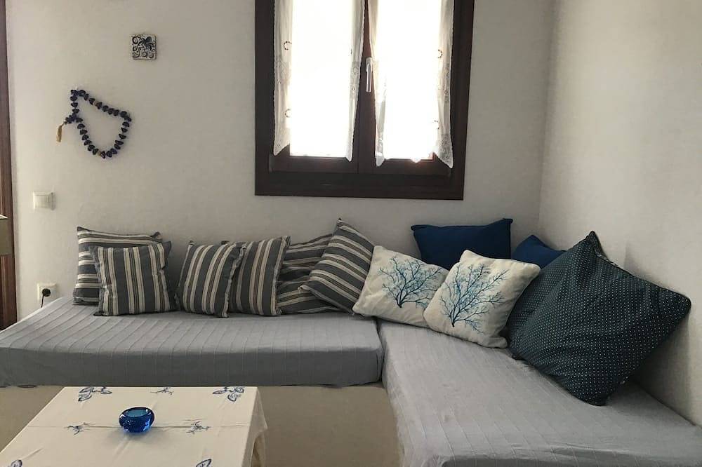 Villa with spectacular sea and island views in Kykladerne