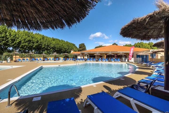 Appart’hôtel pour 6 personnes, avec bassin pour enfant ainsi que terrasse et piscine, adapté aux familles