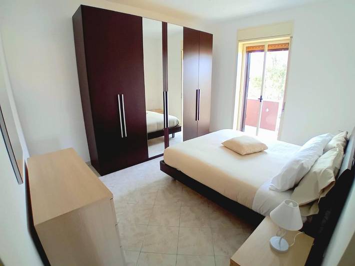 Gîte pour 16 personnes, avec vue et terrasse, animaux acceptés à Agnone Bagni - 4