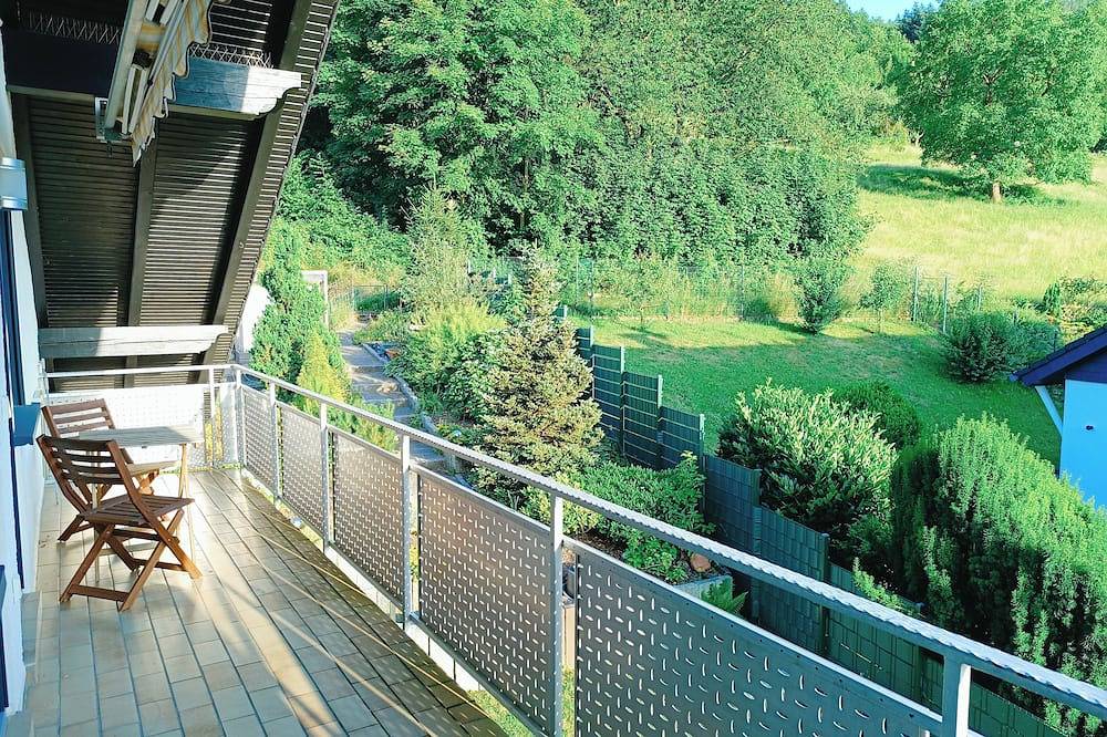 Ganze Wohnung, Ferienwohnung mit Balkonpanorama mit Lesematerial, Spielen und Fitnessraum in Gernsbach, Nordschwarzwald
