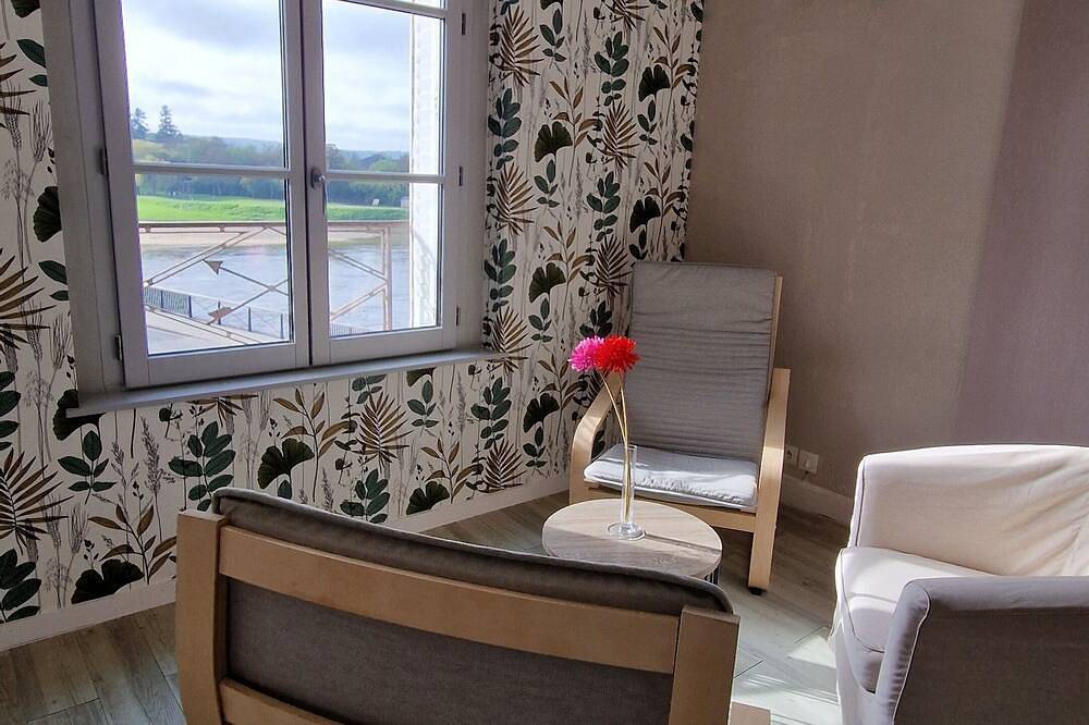 Entire apartment, Le Family apartment in the heart of the Loire Valley in Chinon in Chinon, Loire Valley