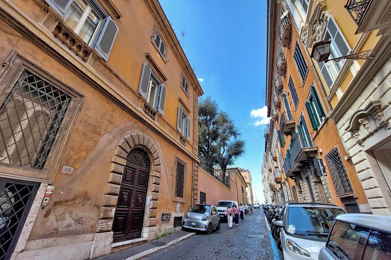 Appartamento intero, Studio con Soppalco • Via Gregoriana • Vicino Piazza di Spagna in Centro di Roma, Roma