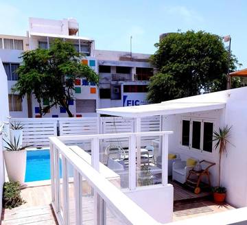 Maison d’hôte pour 3 personnes, avec piscine et jardin dans São Vicente