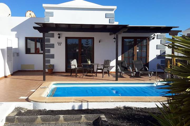 Villa for 4 people, with terrace and garden in Parque del Rey