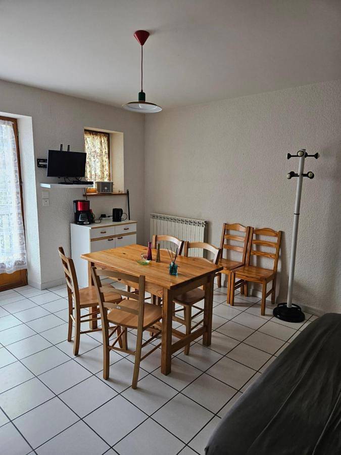 Gîte pour 4 personnes, avec Balcon et Terrasse dans Ordonnaz