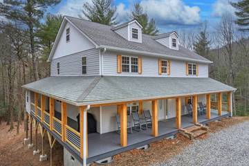 Vacation Home for 14 Guests in Blue Ridge Mountains, North Carolina, Picture 4