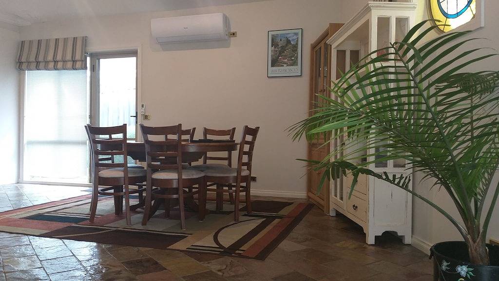 Sweet Holiday Home by the Golf Course in Canberra, Australian Capital Territory