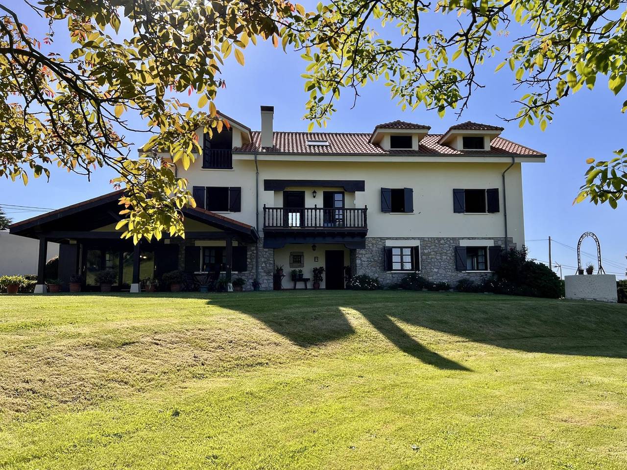Entire holiday apartment, Mogro Cueto Hills in Miengo, Cantabrian Coast