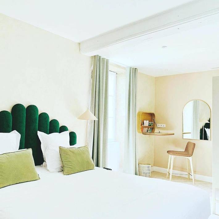 Hôtel pour 4 personnes, avec piscine ainsi que jardin et vue à Morey-Saint-Denis - 2