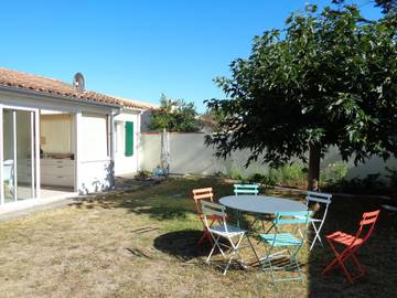 Holiday Rental for 6 People in Saint-Clément-des-Baleines, Côte des Fleurs, Photo 4