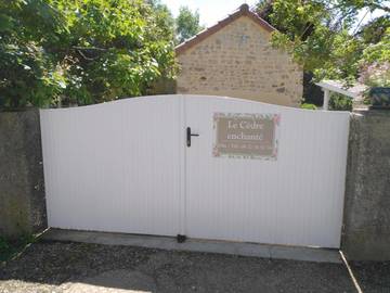 Gîte pour 5 personnes, avec jardin et vue, animaux acceptés à La Guiche