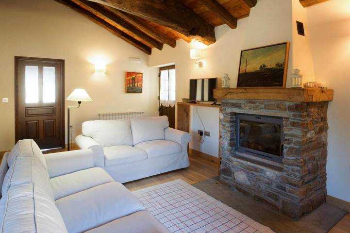 Gîte pour 3 personnes, avec Balcon et Terrasse ainsi que Jardin et Vue à San Martín de Oscos