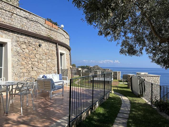 Ferienwohnung für 4 Personen, mit Garten und Terrasse sowie Pool in Taormina - 2