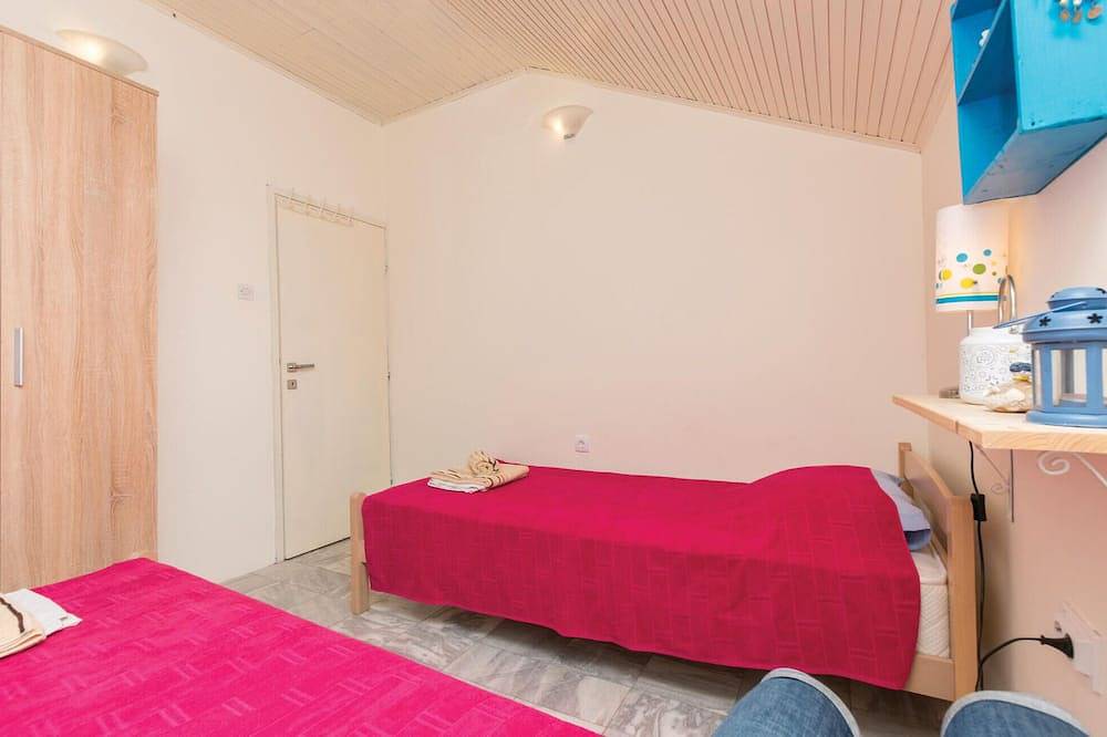 Entire apartment, Nice apartment in Utjeha with sauna in Utjeha-Bušat, Montenegro Coast