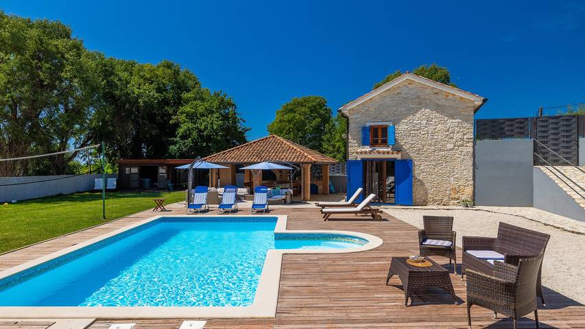 Ferienhaus für 10 Personen, mit Terrasse und Garten sowie Sauna und Whirlpool