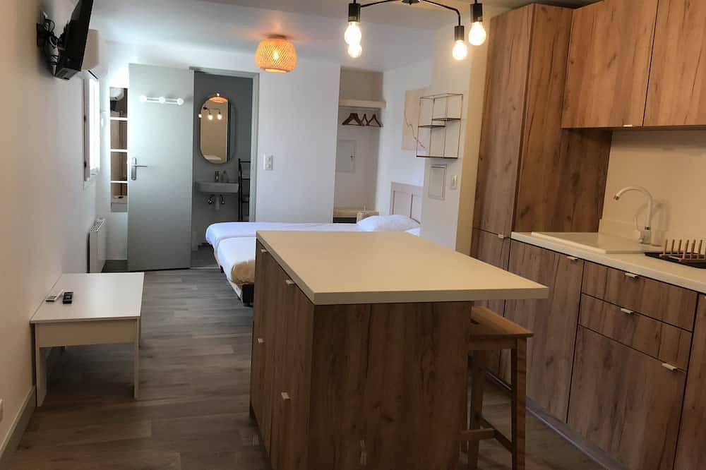 Cit'hôtel - Appartement Boisé in Saint-Germain-lès-Corbeil, Essonne