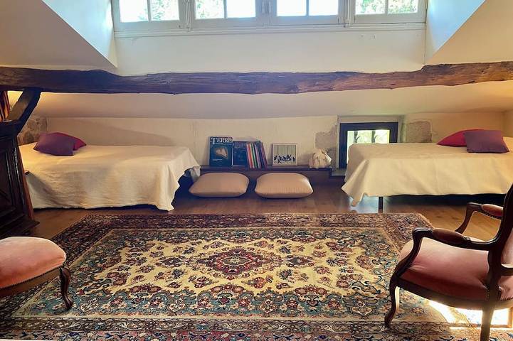 Old house, charm, calm, authenticity. For eight people in Montpezat, Quercy