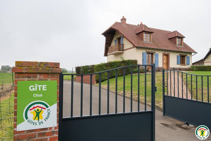 Le gite du village in Ernemont-Boutavent, Oise