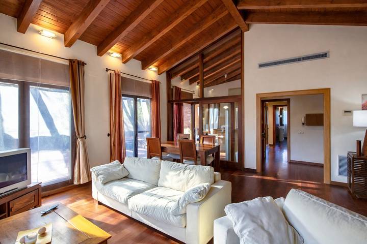 Location de vacances pour 6 personnes, avec jardin à Vidreres - 2