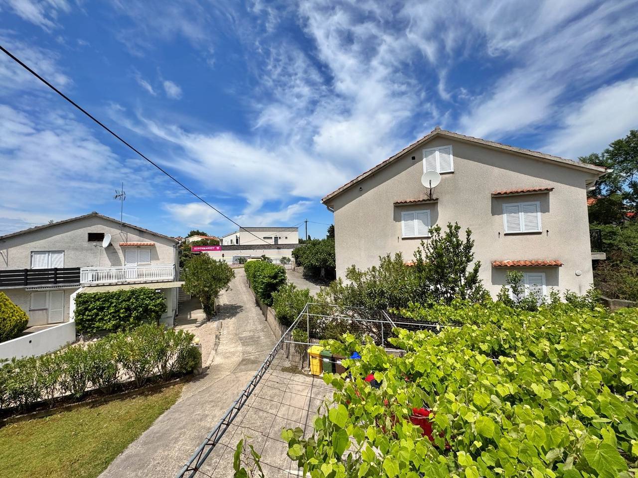 Ganze Wohnung, Apartment Nikolic - Balkon, ruhige Lage, Garten, Supermarkt in Silo (Krk), Krk