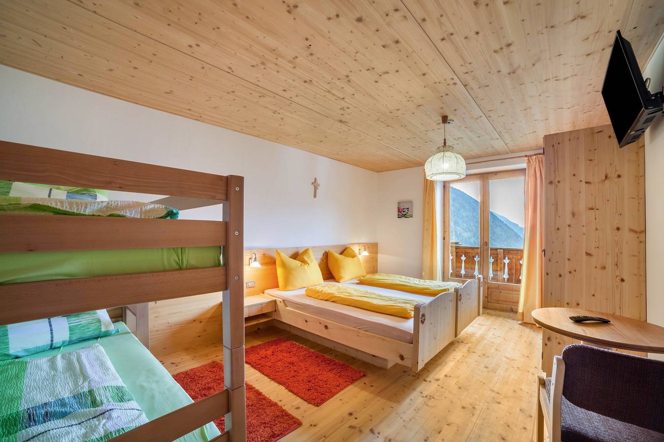 Ganze Wohnung, Ferienunterkunft "Oacherhof Ferienwohnung Hochwart" mit Wlan in Stubaier Alpen, St. Leonhard in Passeier