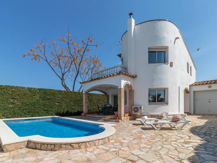 Location de vacances pour 6 personnes, avec jardin et terrasse, animaux acceptés à Sant Pere Pescador - 2