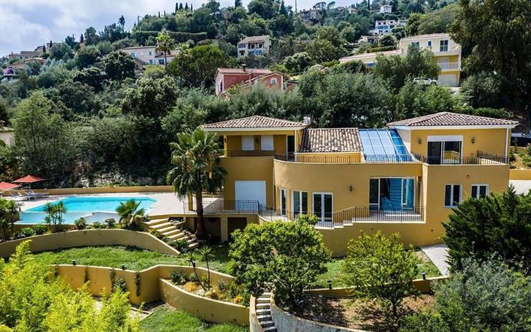 Willa dla 8 osób, z ogród i jacuzzi oraz basen w Mandelieu-la-Napoule