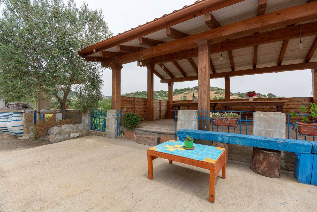 Villa Jumpadu complètement immergée dans la nature in Oliena, Barbagia