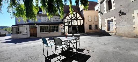 Hôtel pour 2 personnes, avec terrasse et vue à Souillac