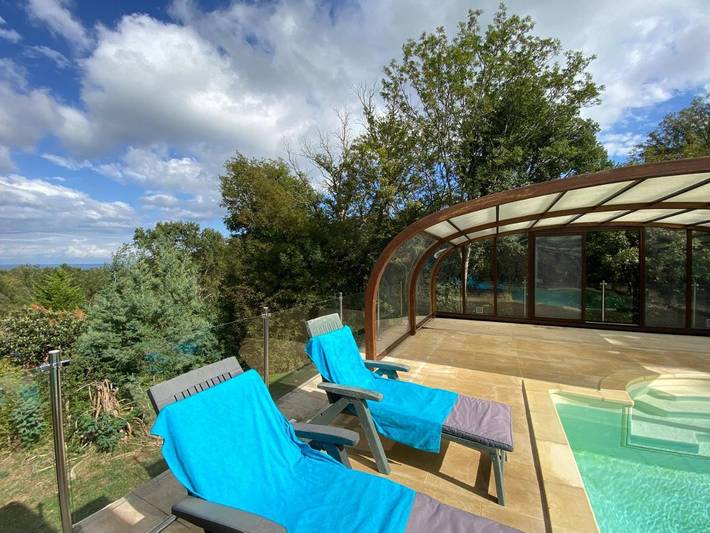 Location de vacances pour 6 personnes, avec vue ainsi que jardin et piscine à Talasani - 2