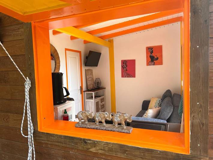 Location de vacances pour 4 personnes, avec terrasse et vue ainsi que piscine et jardin à Gourbeyre - 2