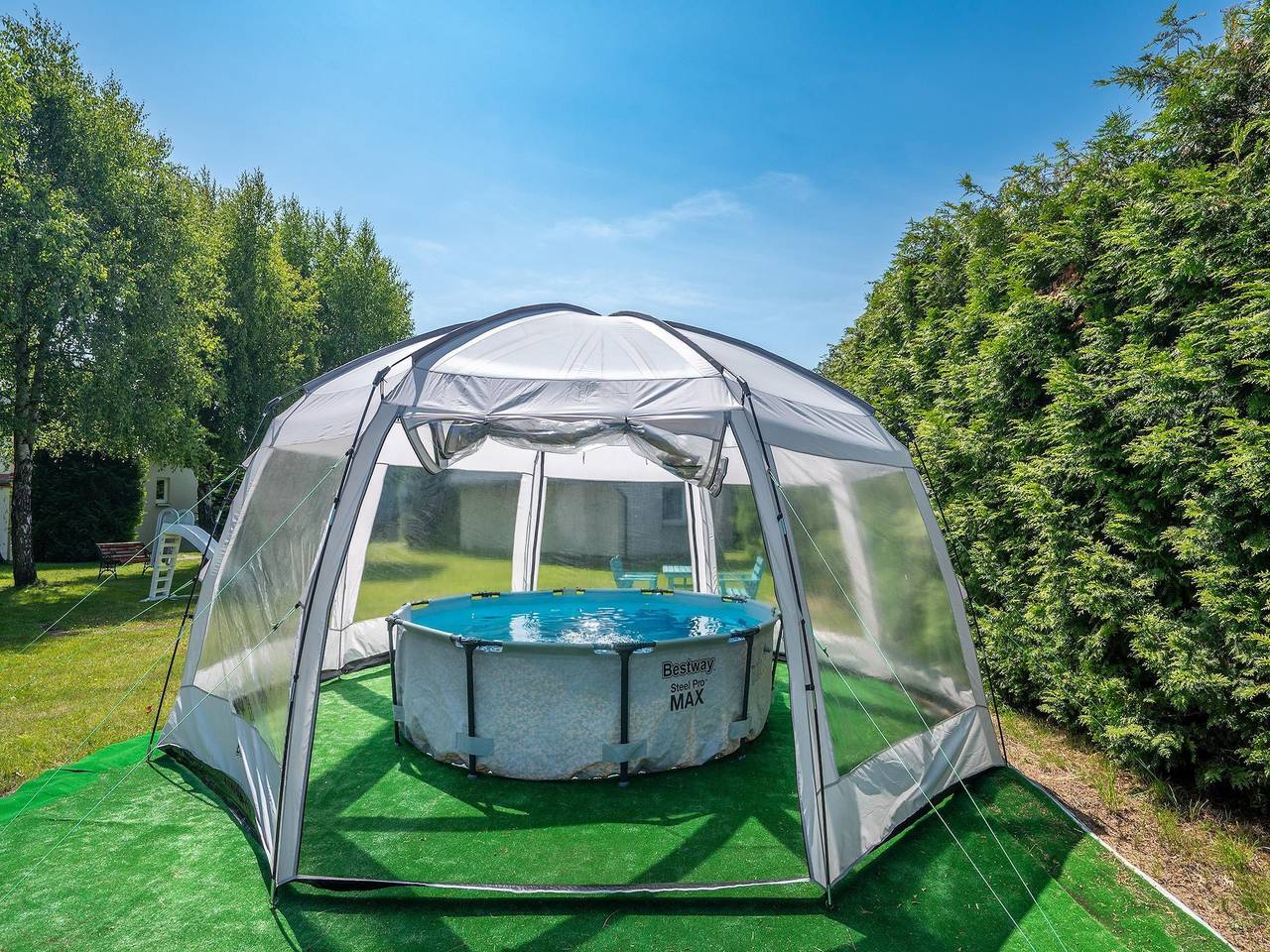 Geräumige und komfortable Ferienhäuser mit Pool in Powiat Sławieński